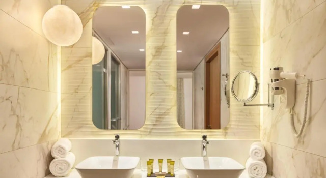 Полулюкс с балконом Blue Lagoon City Hotel