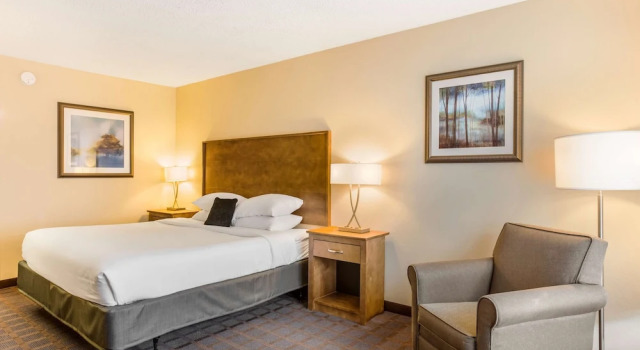 Двухместный номер Standard с видом на внутренний двор Red Lion Inn & Suites Branson