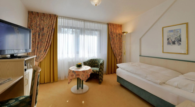 Hotel Spiegel, Забронировать Отель Гренгель Кельн