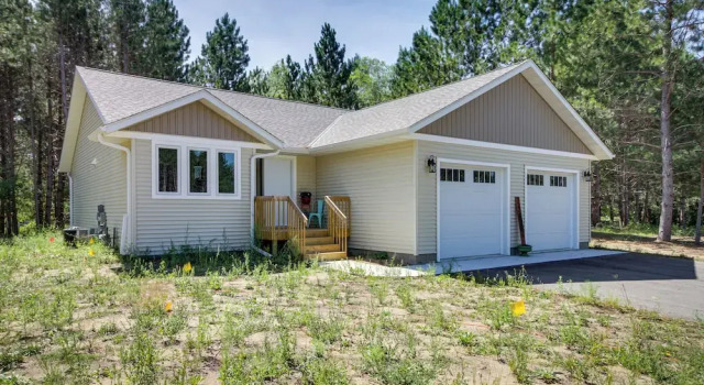 Wadena Vacation Rental ~ 1 Mi to Downtown!, Varaa Lomakoti Hotellit Minnesota pysäköinnillä, Pysäköinti