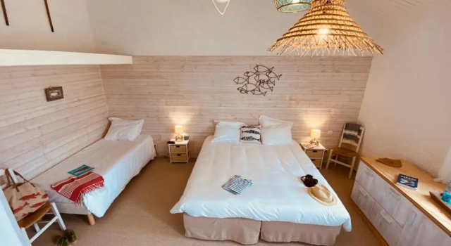 Трёхместный номер Standard с видом на сад Hôtel Île de Lumière