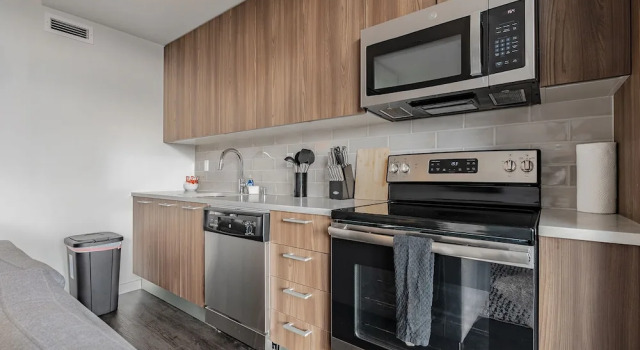 Апартаменты Comfort Sophari Downtown Bellevue Suites