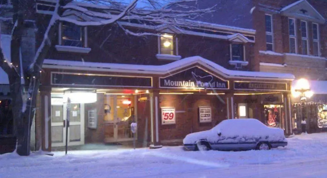 Mountain Hound Inn