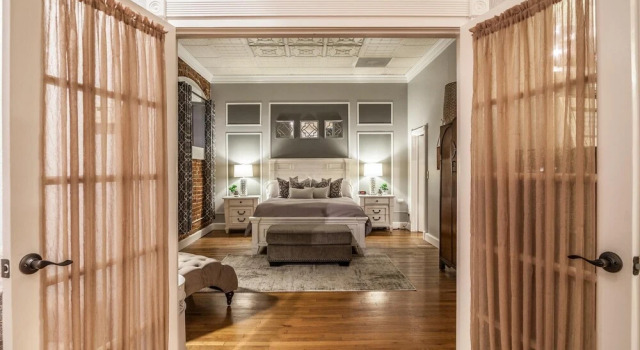 FireHouse Alley Elegant Loft-Style Retreat
