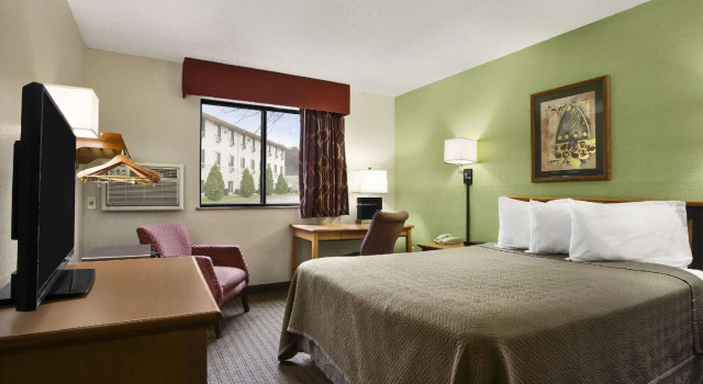 Двухместный номер Standard Travelodge by Wyndham Battle Creek