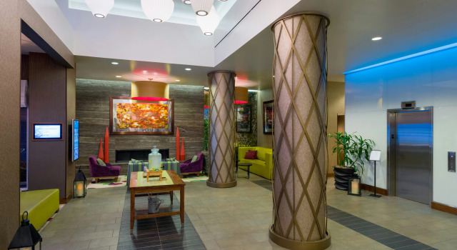 Hilton Garden Inn New York Manhattan Midtown East, Забронировать Отель Отели Нью-Йорка 3 звезды, рядом с Bergdorf Goodman, 3*