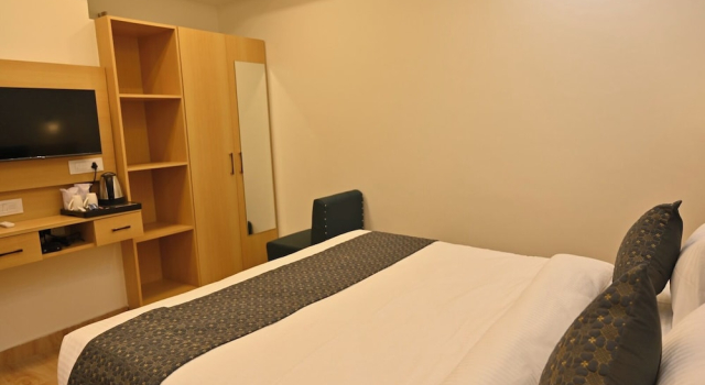 Номер Executive FabHotel Vatsa Residency