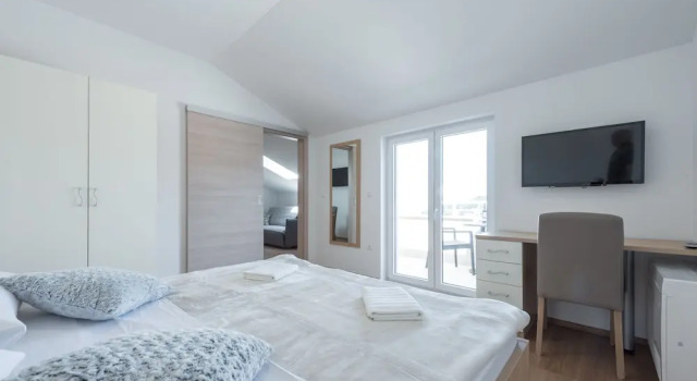 Апартаменты Apartments Rilovic, City and Sea view apartments