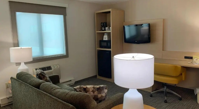 Люкс Days Inn & Suites by Wyndham Duluth by the Mall