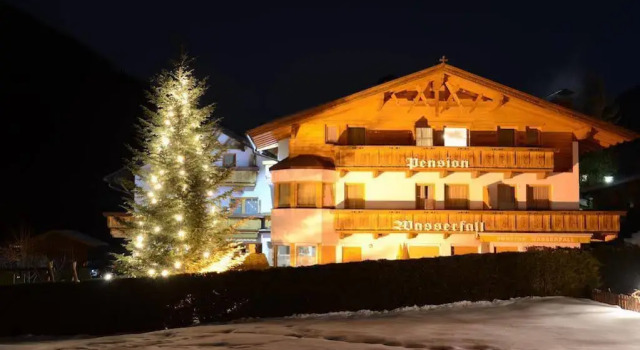 Apart-Pension Wasserfall, Rezerwuj Hotel Hotele w Tyrol z parkingiem, Parking