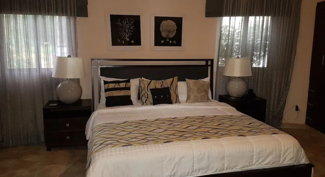 New six Bedroom With BBQ and Large Pool
