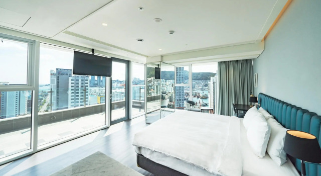 Corner Double room with city view Lavalse Hotel