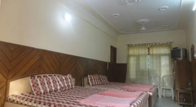 Hotel Rajpal Guest House, Rezervovat Penzión Déhrádún Uttarakhand