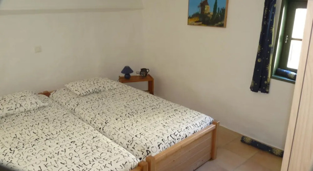 House With 6 Bedrooms in Villedieu, With Private Pool, Furnished Garde, Rezerwuj Hotel Hotele w Vaucluse z basenem, Basen
