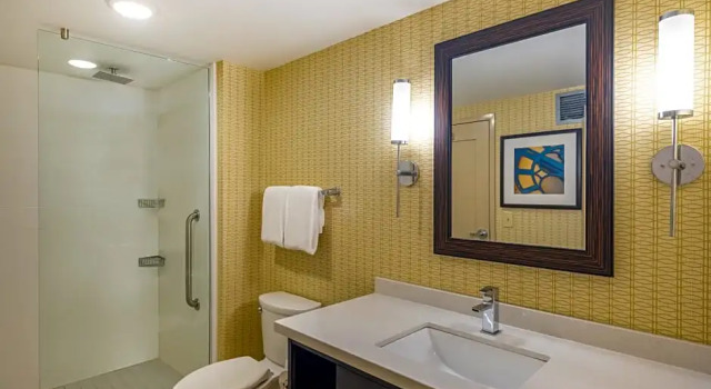 Двухместный люкс c 1 комнатой Holiday Inn Greensboro Coliseum by IHG