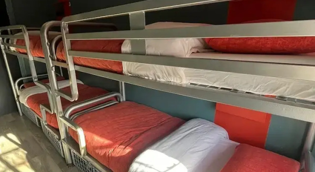 Кровать в общем номере Bru Bar & Hostel