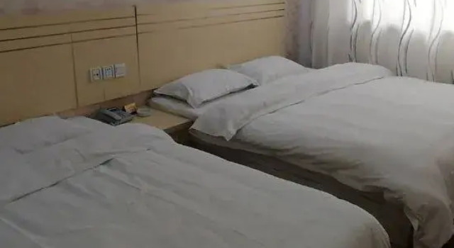 Shanghai Baishun Express Hotel, Varaa Hotelli Edulliset hotellit kohteessa Fuyang