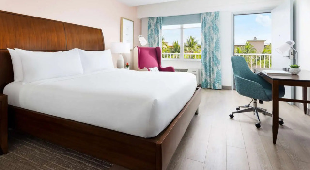 Четырёхместный номер Standard с видом на залив Hilton Garden Inn Key West / The Keys Collection