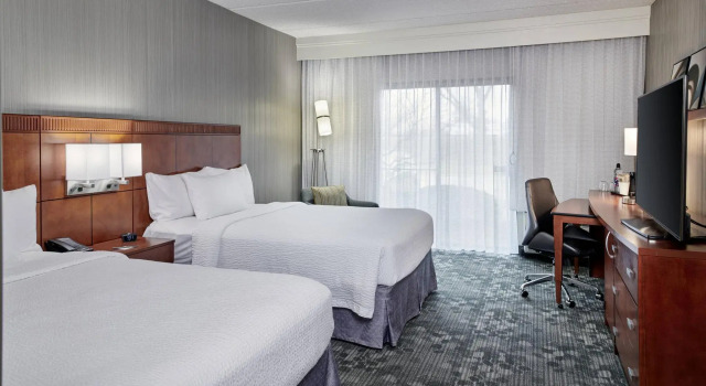 Четырёхместный номер Standard Courtyard Chicago Oakbrook Terrace