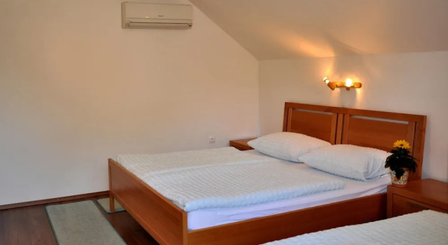 Четырёхместный номер Standard с балконом Nature Hotel Lukanc