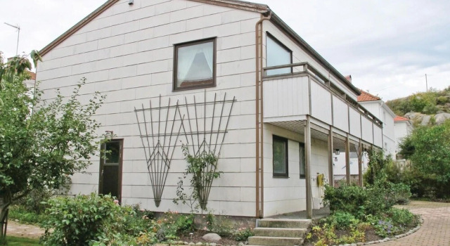 Nice Home In Lysekil With Sauna, Book Hotel Lysekil 