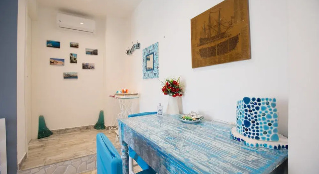 Room-versomare - Room Grecale - Extra Be, Забронировать Гостевой дом Гостевые дома Полиньяно-а-Маре, рядом с Пещера монахинь, Гостевой дом