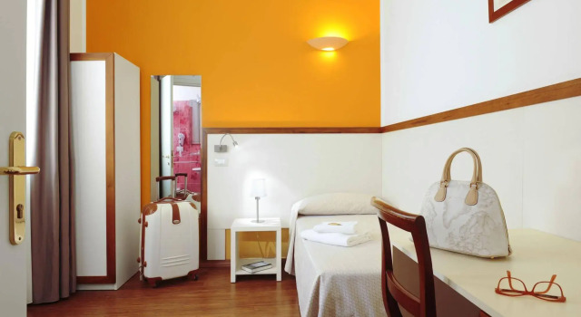Hotel Dedoni, Забронировать Отель Кальяри Южная Сардиния, рядом с Национальный археологический музей