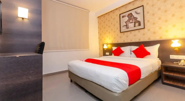 Capital O 91277 Nur Villa Hotel, Rezerwuj Hotel Malakka Melaka