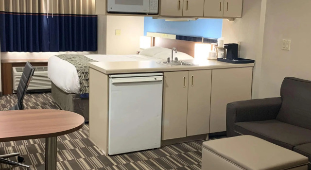 Двухместный люкс Microtel Inn & Suites by Wyndham Fond Du Lac