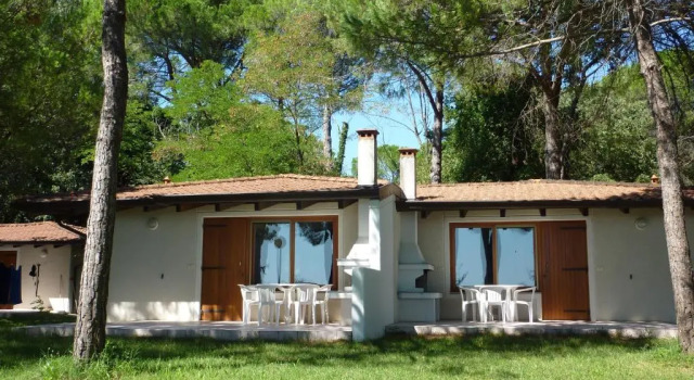Бунгало Belvedere Pineta Camping Village Grado