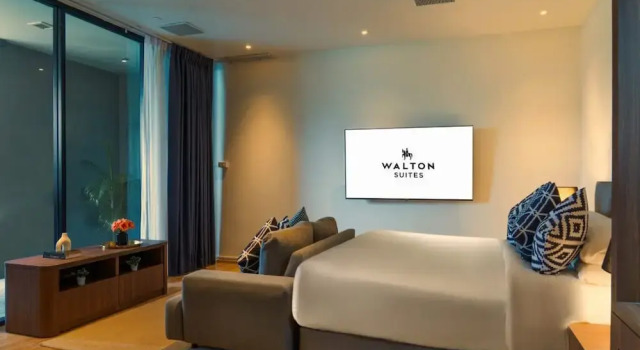 Номер Standard с балконом Walton Suites Sukhumvit