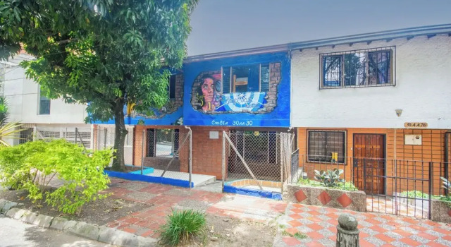 Blue Coast Hostal, Забронировать Хостел Медельин Antioquia, рядом с Парк Белен