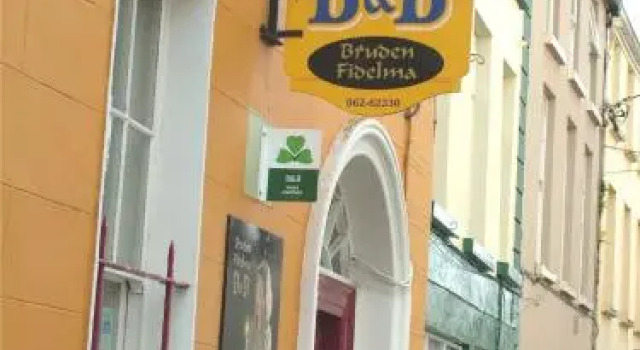 Cashel Town B&B, Prenota Bed & breakfast Cashel 