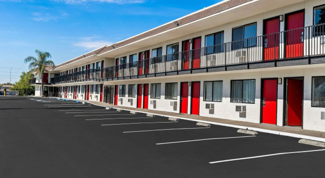 Econo Lodge Stockton near I-5 Fairgrounds, Book Mini-hotel Hoteller i Stockton med pool, Swimmingpool
