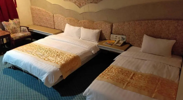 Трёхместный номер Standard 夏威夷酒店Melody Hawaii Hotel