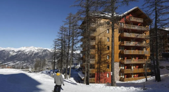 Residence Vega Risoul St3, Забронировать Отель Ризуль Ризуль, рядом с Горнолыжный подъемник Оре дю Буа Р13