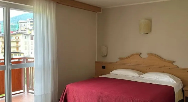 Двухместный номер Superior с балконом Hotel Continental