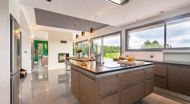 Villa 4 Bedrooms 8 PAX, Rezervovat Vila Hotely v Baillargues s parkováním, Parkování