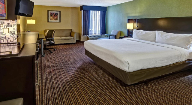 Clarion Hotel & Suites Conference Center Memphis Airport, Prenota Hotel Hotel a Memphis con piscina, Piscina