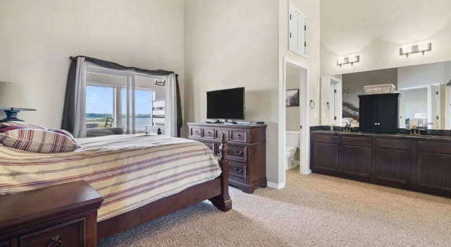 Happy Place Condo - Stunning Table Rock Lake Views, Забронировать Отель Отели Table Rock Lake с парковкой, Парковка