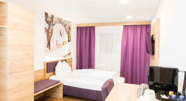 Hotel Stiegler Bed & Breakfast, Book Hotel  
