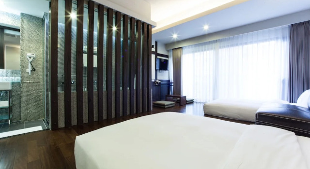 Четырёхместный номер Standard с балконом Hotel Les Champs Hualien