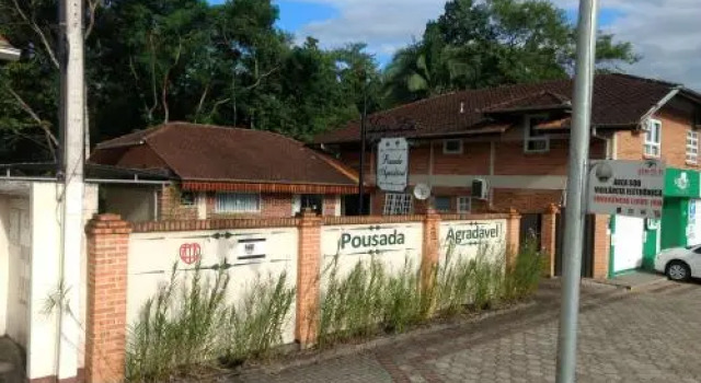 Pousada Pomerode Agradável 05, Забронировать Отель Помероди Санта-Катарина