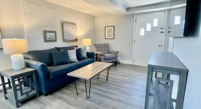 Апартаменты Blue Water Inn