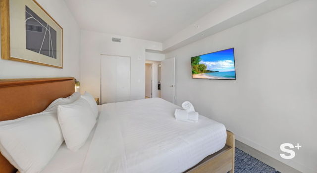 Modern and Cozy 1-BD- Rooftop pool & Gym
