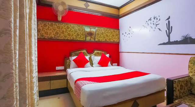 OYO Flagship 24364 Shiv Shanthi Grand
