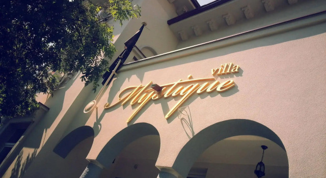 Villa Mystique