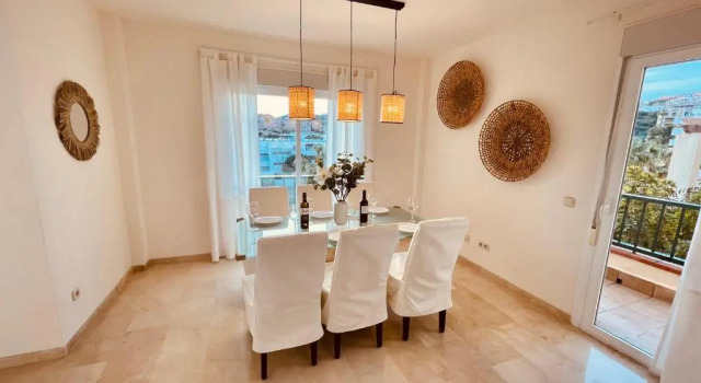 Newly renovated, Spacious, Bright Villa 5 minutes to the Beach, Забронировать Вилла Виллы Калаонда, Вилла