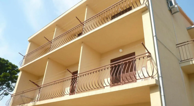 Apartments Šarić, Забронировать Апартаменты/квартира Макарска Biokovo Nature Park, рядом с Францисканский монастырь