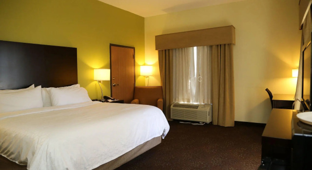 Двухместный номер Standard Holiday Inn Express Hotel & Suites Cleveland by IHG